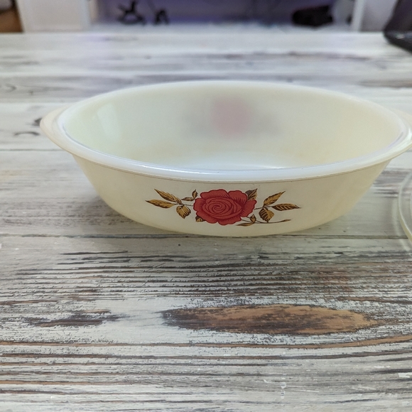 Vintage Glass bake casserole dish - Picture 5 of 6